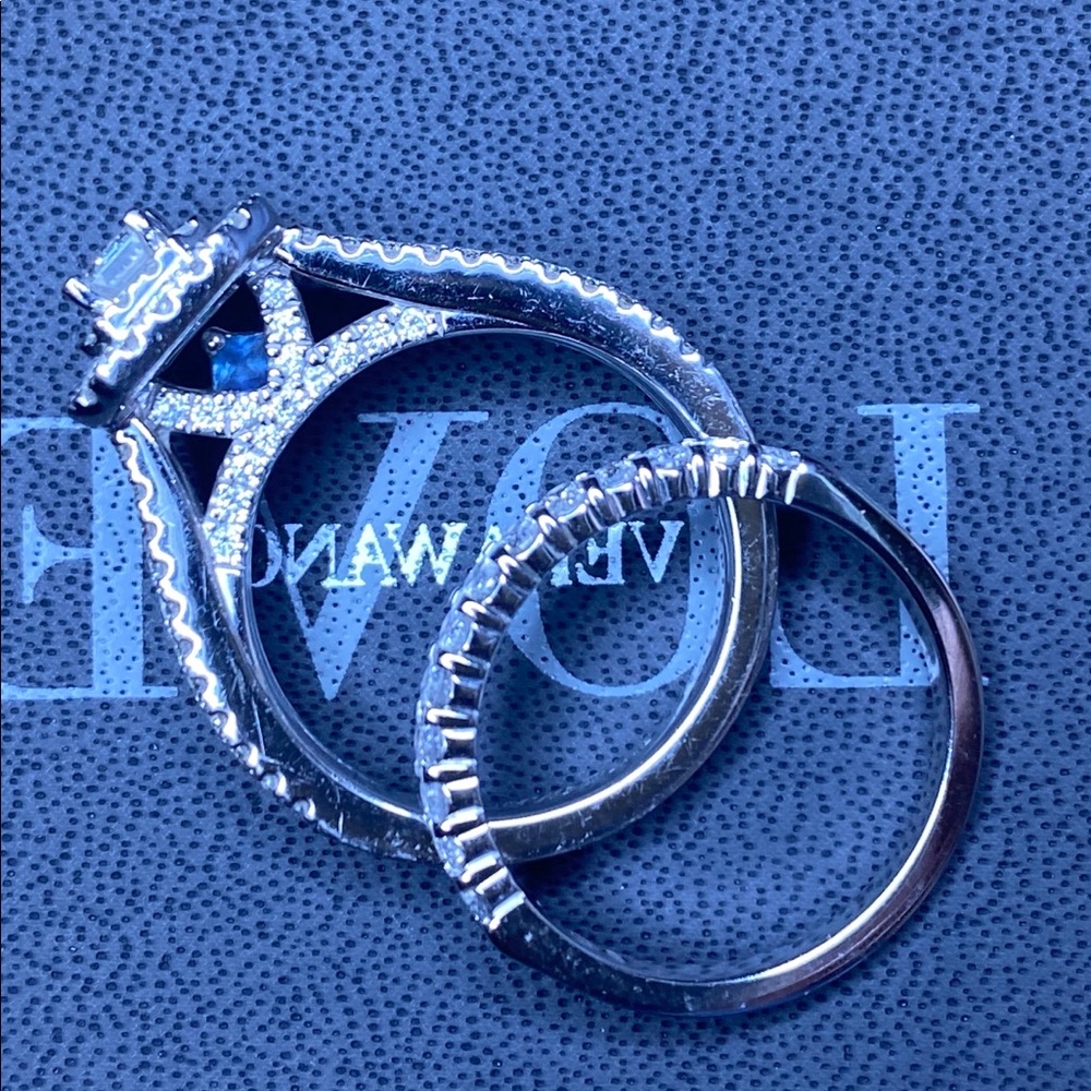 Wedding ring - Picture 3 of 13